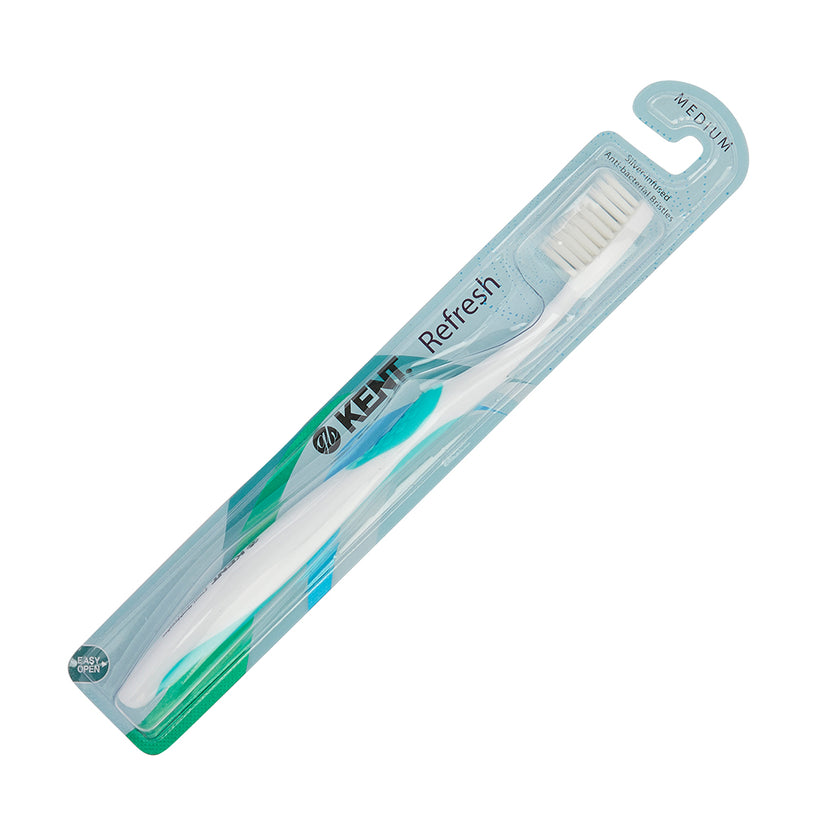 Silver-infused Medium Toothbrush in Green - TSIL REFRESH SG